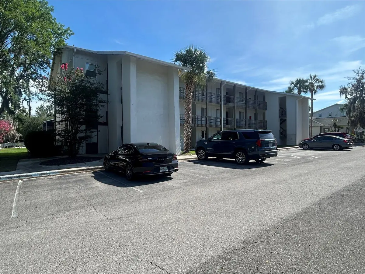 6519 W NEWBERRY RD #309, Gainesville, FL 32605
