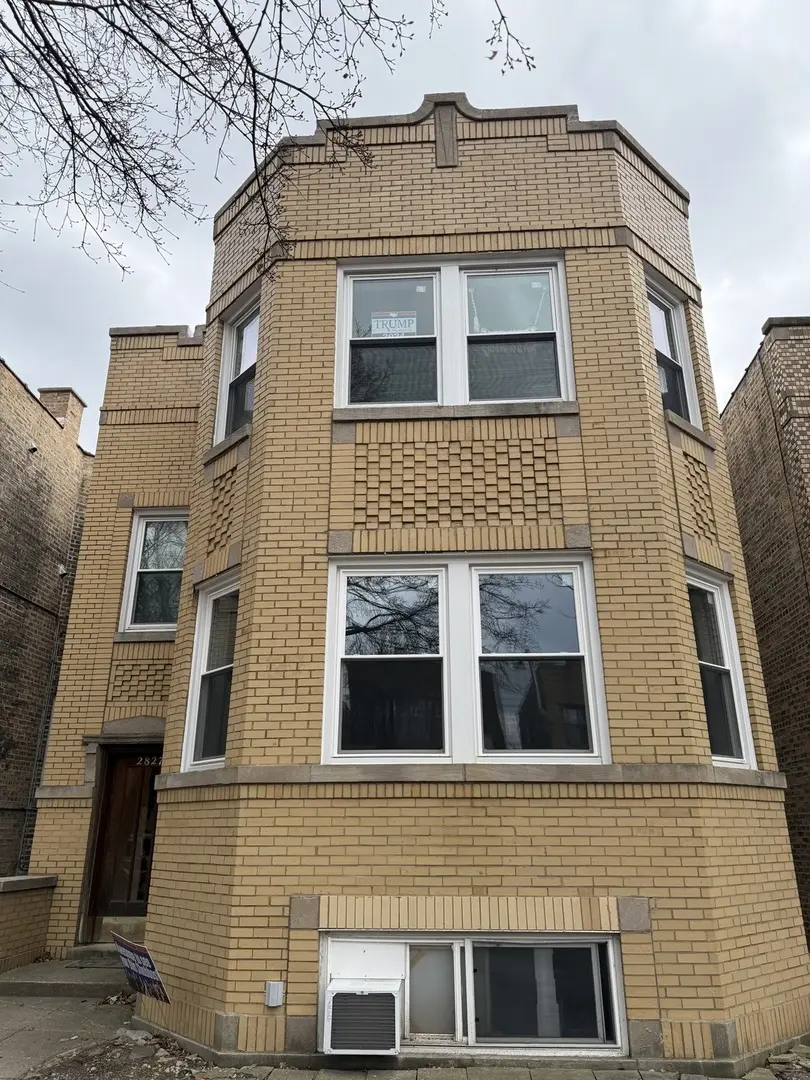 2827 W Lunt AVE #1, Chicago, IL 60645