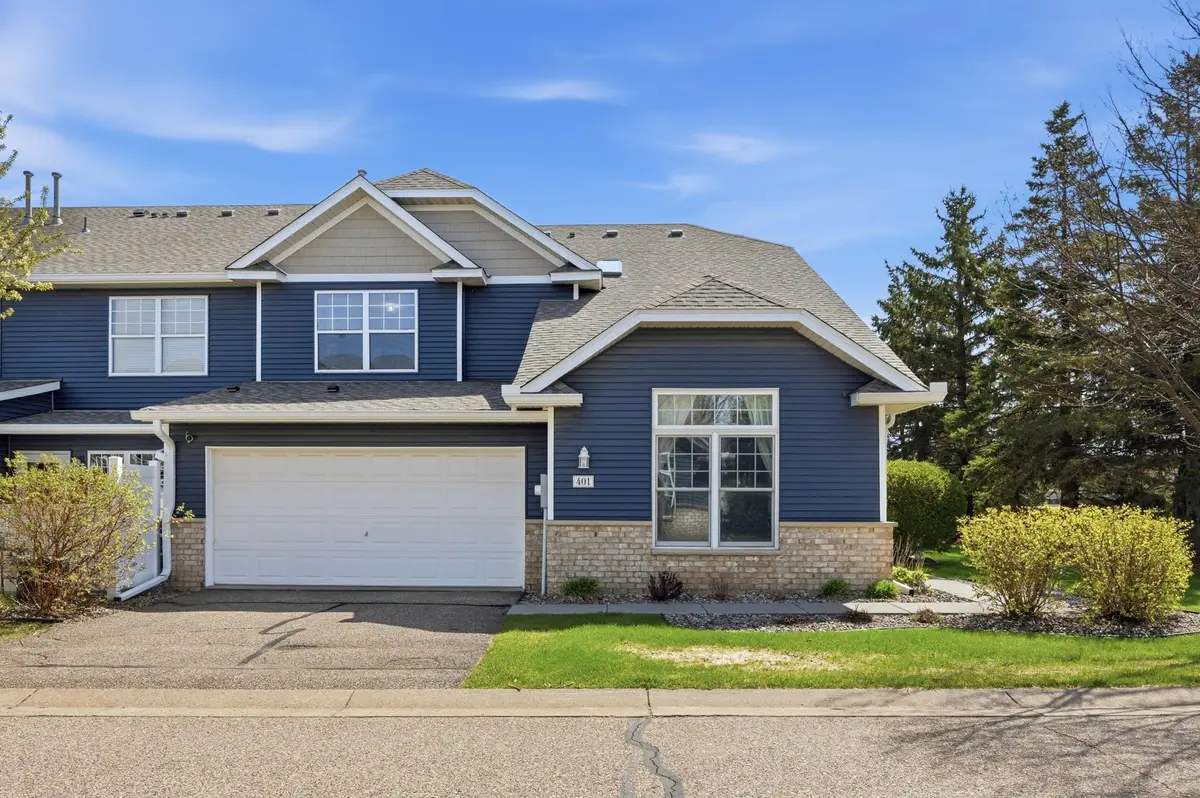 401 Hickory LN N, Oakdale, MN 55128