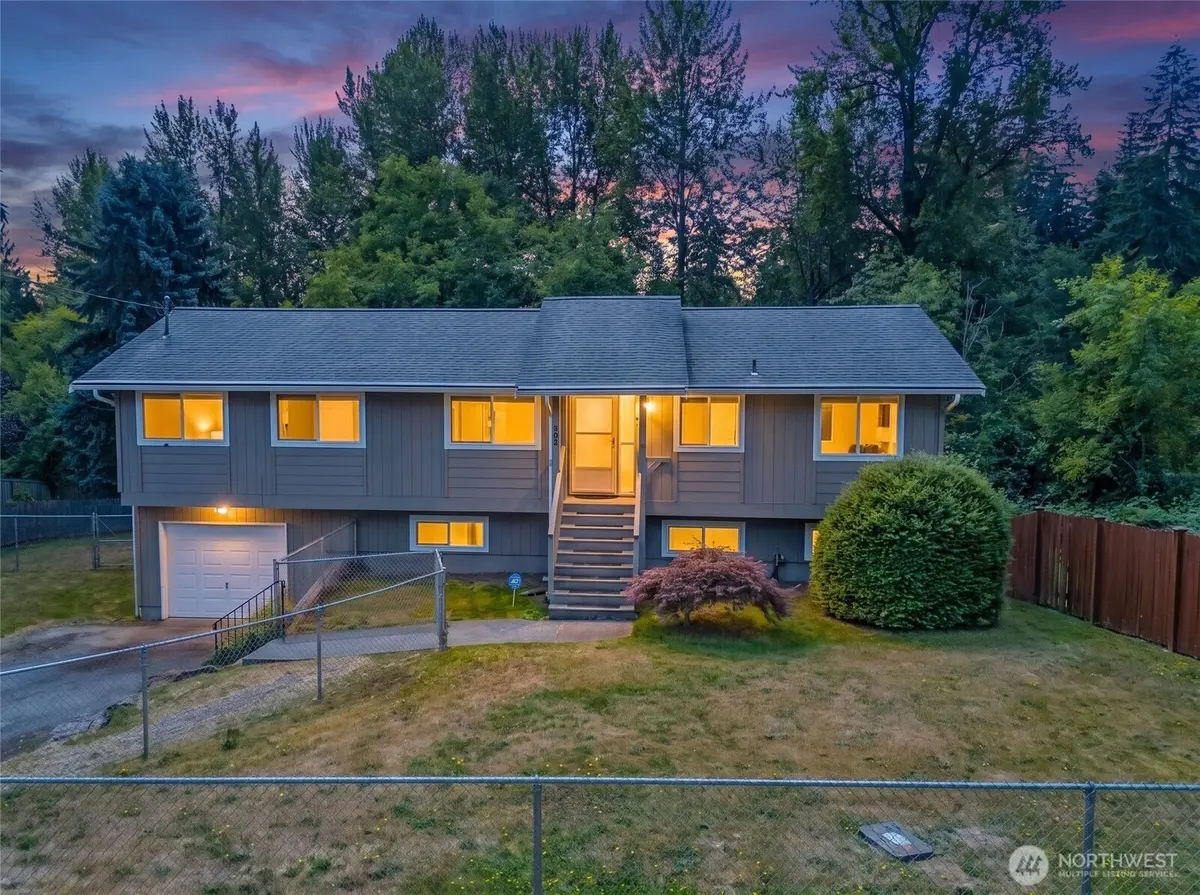 302 137th ST SW, Everett, WA 98208