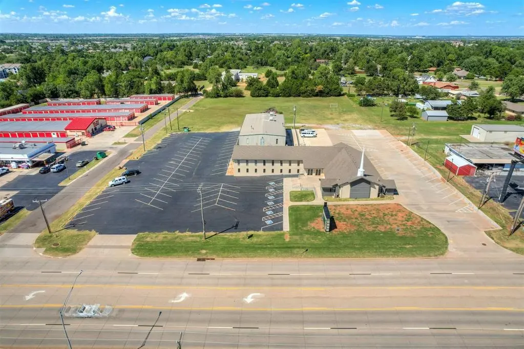 601 E State Highway 152 HWY, Mustang, OK 73064