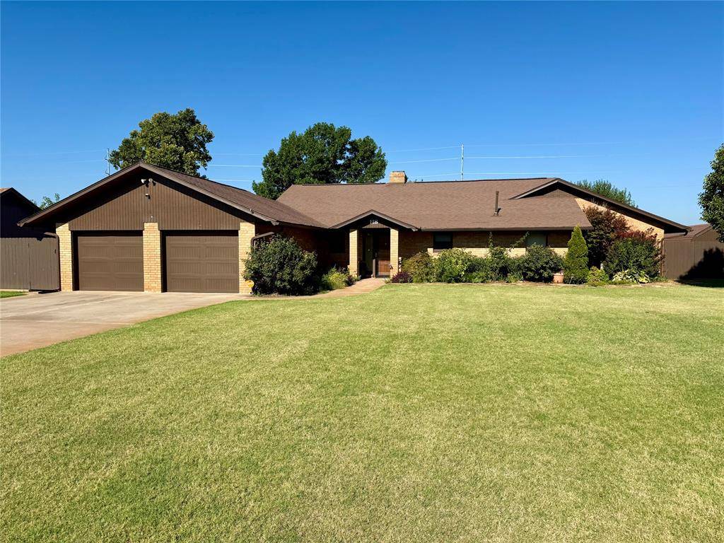 118 Randolph RD, Clinton, OK 73601