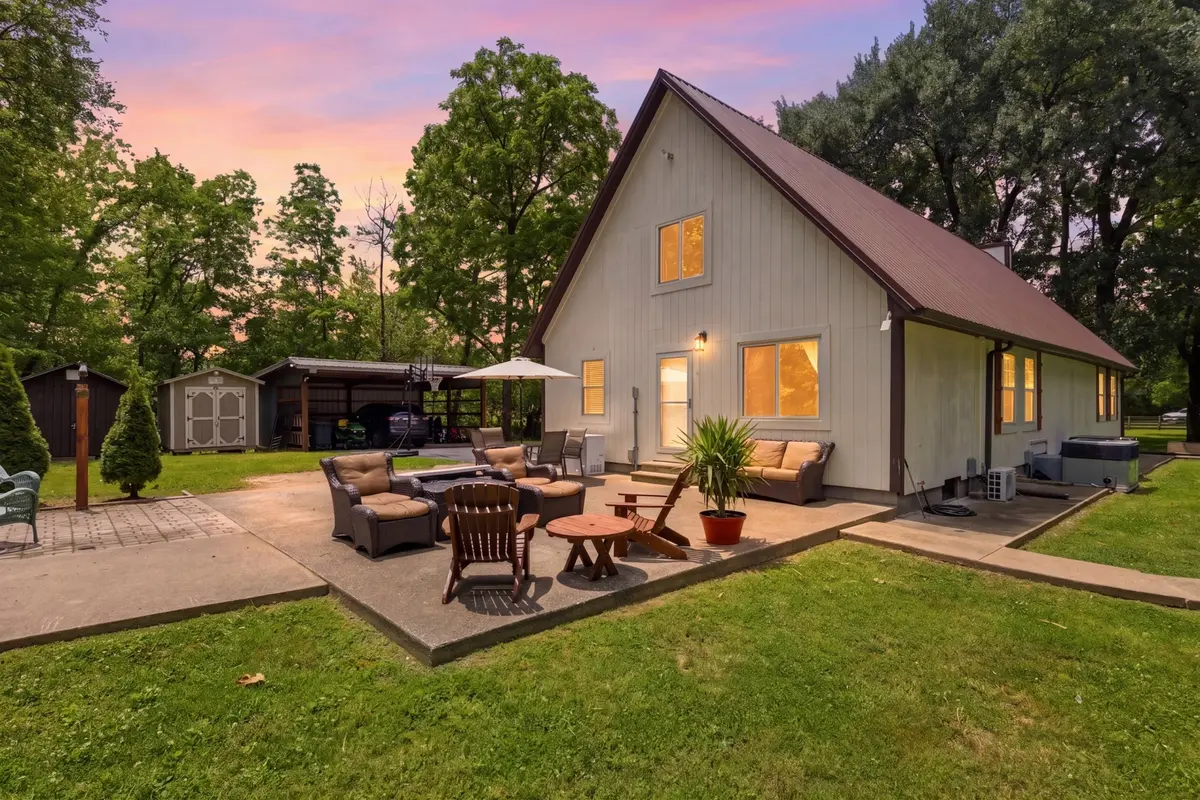 2540 Carl Fox Rd, Cornersville, TN 37047
