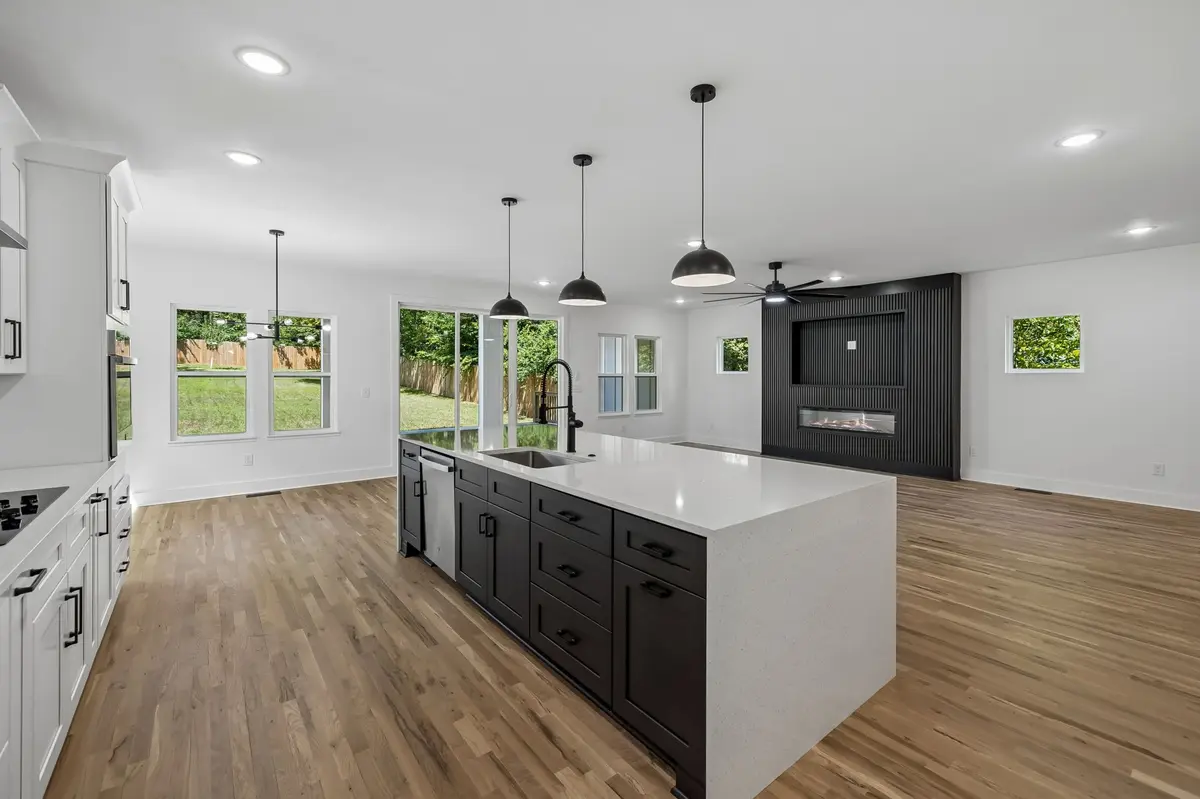 3826 Saunders Ave, Nashville, TN 37216