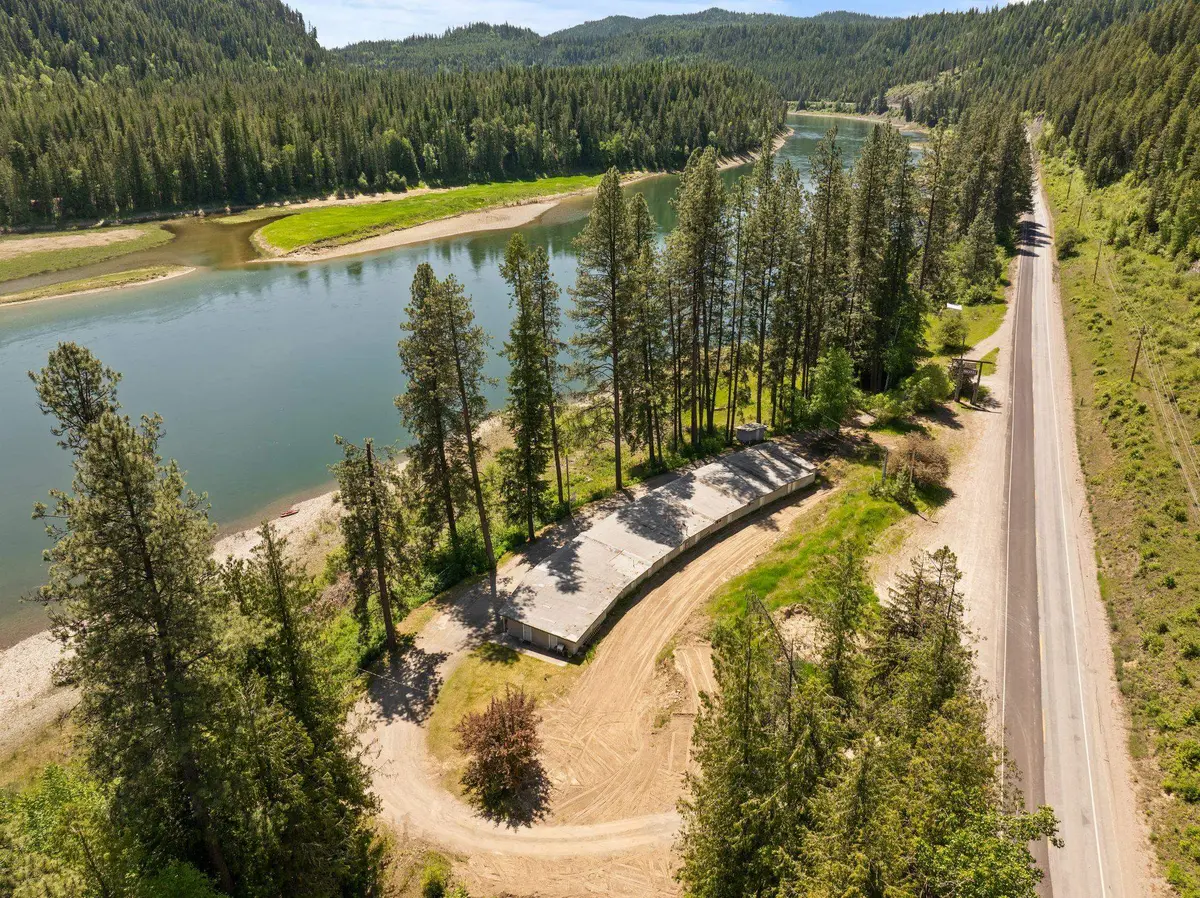 8612 31 Hwy, Ione, WA 99139