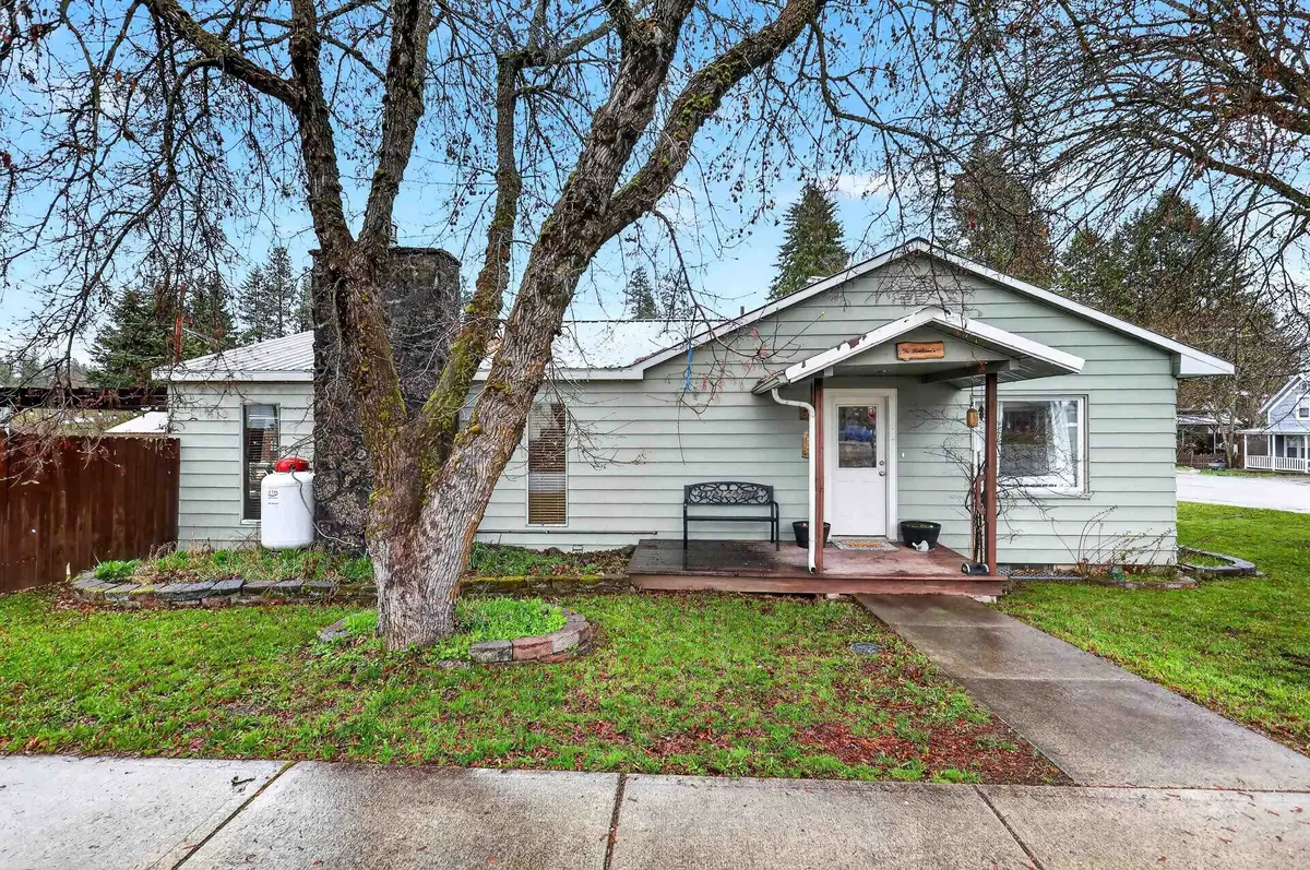 928 W 1st St, Newport, WA 99156