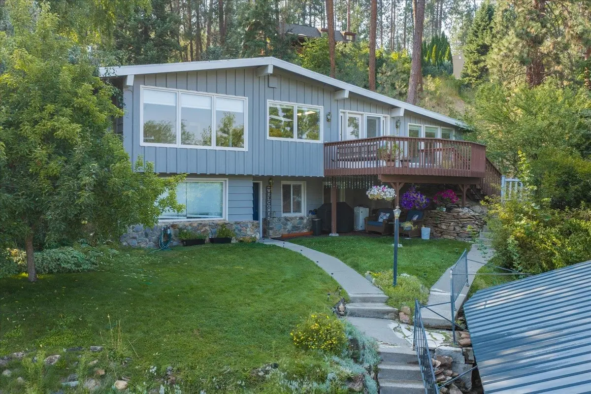 1426 S McHenry Dr, Liberty Lake, WA 99010