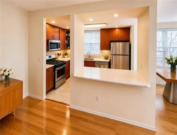 155 Oceana DR East #2G, Brooklyn, NY 11235
