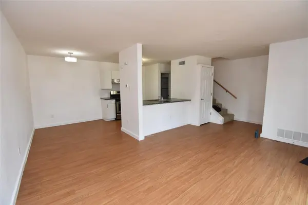 300 E Croslin ST #114, Austin, TX 78752
