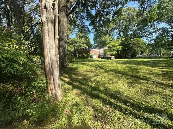 4301 The PLZ, Charlotte, NC 28205
