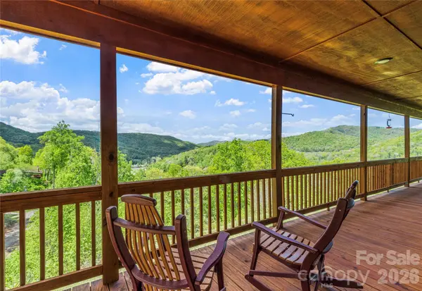 370 Appaloosa TRL, Burnsville, NC 28714