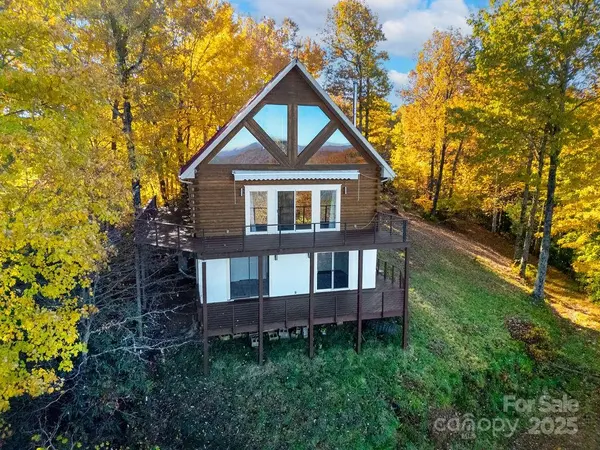 85 N Ridge RD, Rosman, NC 28772