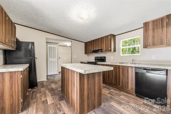 45 Alan Retreat RD, Hendersonville, NC 28792