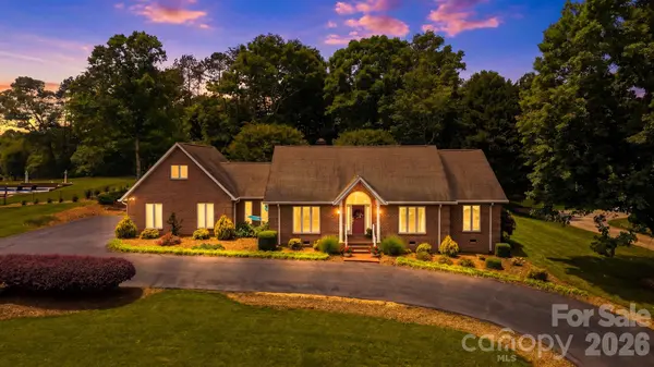 3650 Foxboro LN NE, Hickory, NC 28601