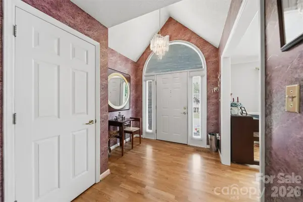 3650 Foxboro LN NE, Hickory, NC 28601