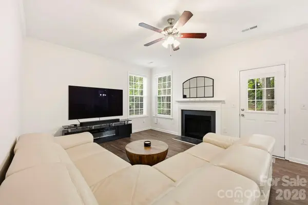 4902 Windchase LN, Charlotte, NC 28269