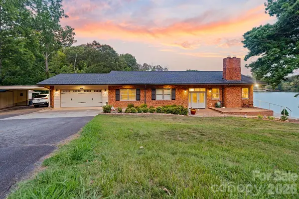 6296 Southlake DR, Hickory, NC 28601