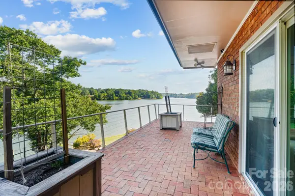 6296 Southlake DR, Hickory, NC 28601