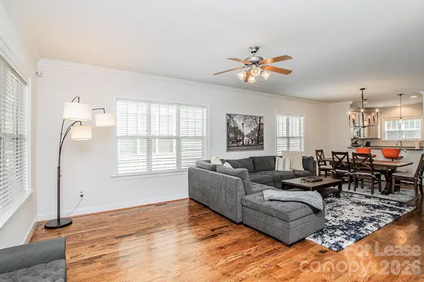 315 Woodvale PL, Charlotte, NC 28208