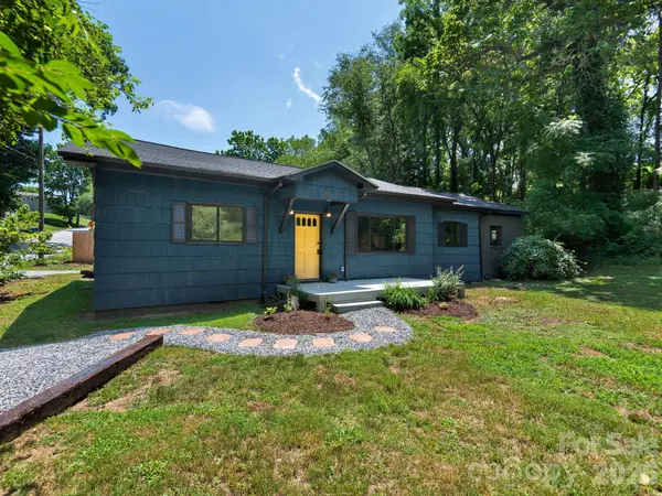 78 Travis ST, Clyde, NC 28721