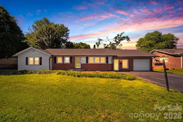 321 16th AVE NW, Hickory, NC 28601