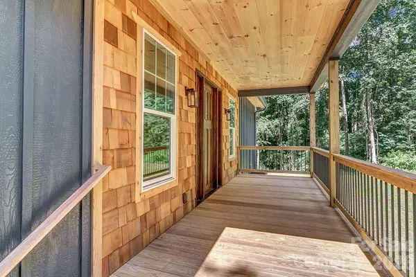 19 Green Valley RD, Asheville, NC 28806