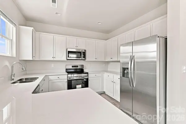 233 Planters Row RD, Iron Station, NC 28080