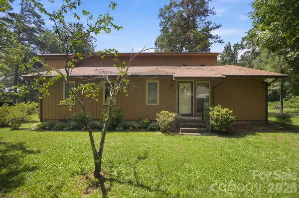 8016 Hedrick CIR, Huntersville, NC 28078