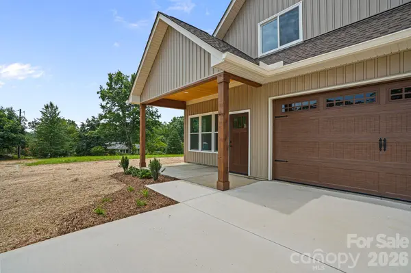708 Meadowood ST, Hudson, NC 28638