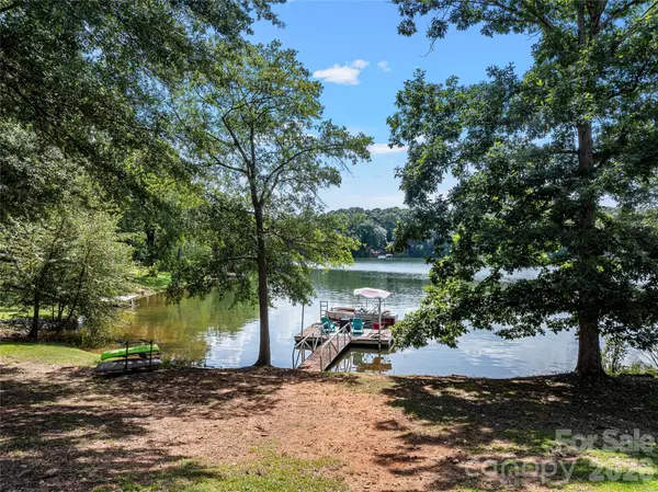 105 Michelle DR, Chesnee, SC 29323