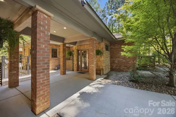 316 Riverwood RD, Mooresville, NC 28117