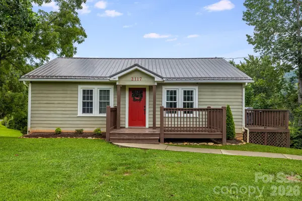 2117 Old Clyde RD, Clyde, NC 28721