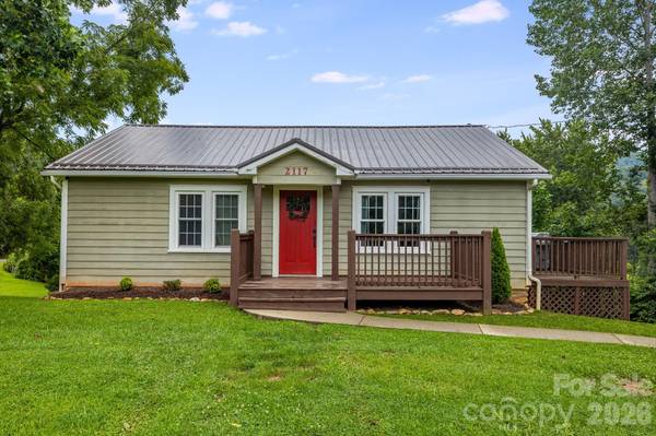 2117 Old Clyde RD, Clyde, NC 28721
