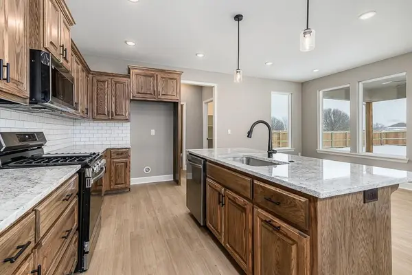 15636 Sheridan CT, Basehor, KS 66007