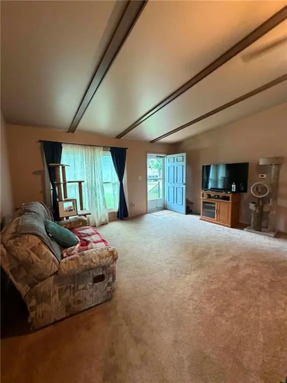 2600 Cardinal LN, St Joseph, MO 64503