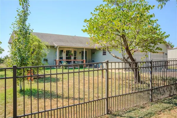 18735 Ford RD, Chanute, KS 66720