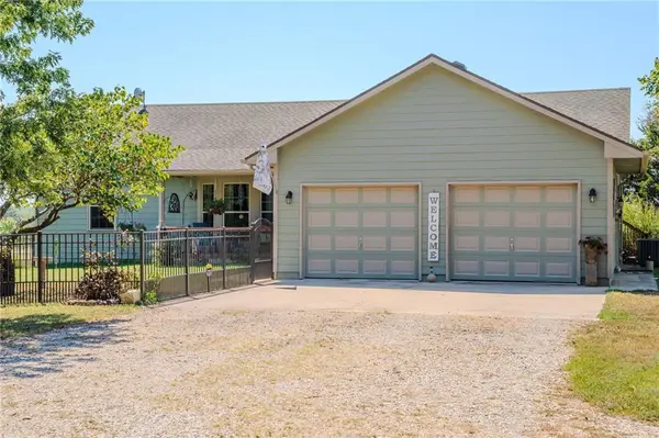 18735 Ford RD, Chanute, KS 66720