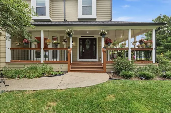 2250 SW Forestpark PL, Lee's Summit, MO 64081