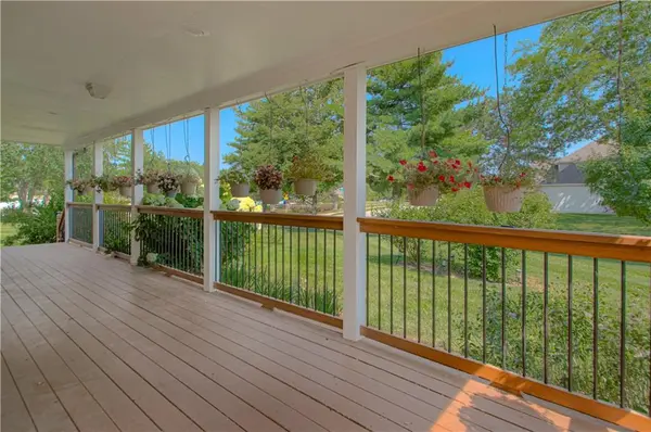 2250 SW Forestpark PL, Lee's Summit, MO 64081