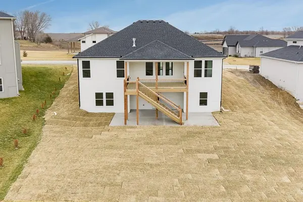15609 Austin CT, Basehor, KS 66007