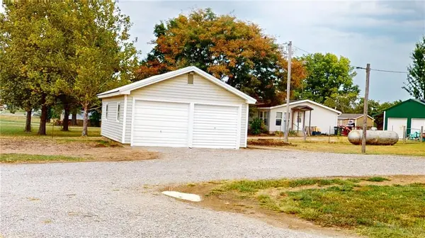 17165 S 1200 RD, Nevada, MO 64772