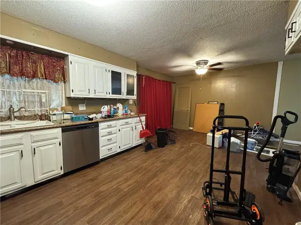 8612 E 92nd TER, Kansas City, MO 64138