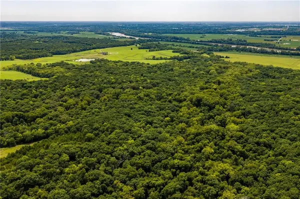 18020 Golden RD, Linwood, KS 66052