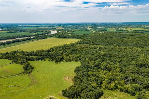 18020 Golden RD, Linwood, KS 66052