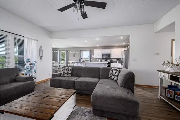 10037 Greenview DR, Meriden, KS 66512
