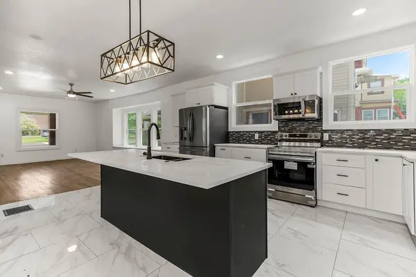 3128 SW Summit Trafficway, Kansas City, MO 64111