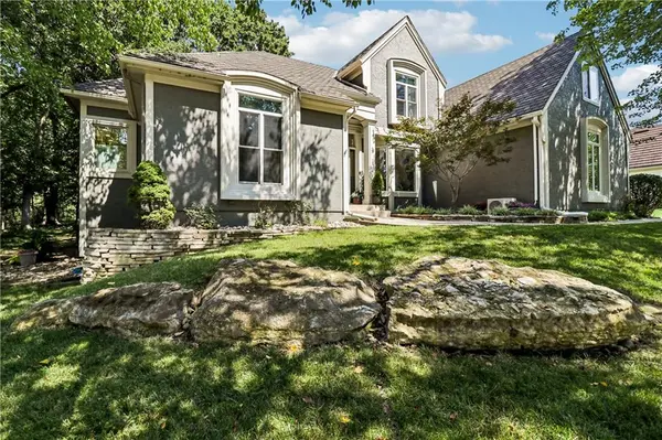 504 NE Rushbrook DR, Lee's Summit, MO 64064