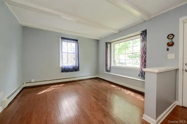 102 E 12th ST, Huntington Station, NY 11746