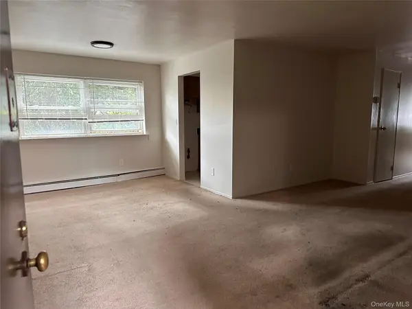 400 N corona #B3, Valley Stream, NY 11580