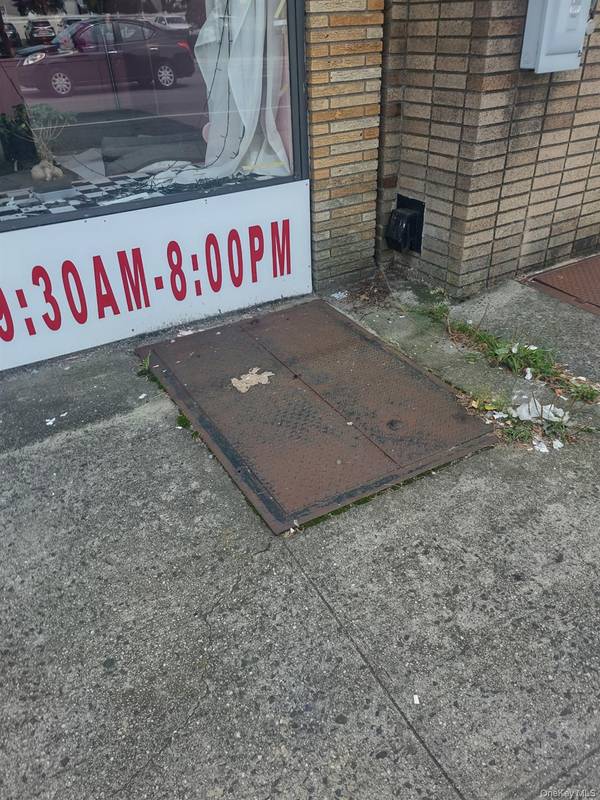 709 Hempstead TPKE #707, Franklin Square, NY 11010